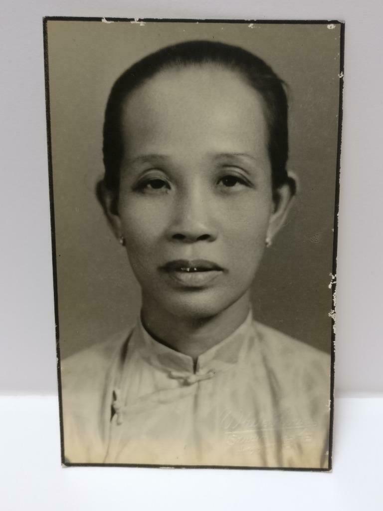 Vintage Asian Chinese Lady Traditional Outfit Close Up Studio B&W Photo (P419)