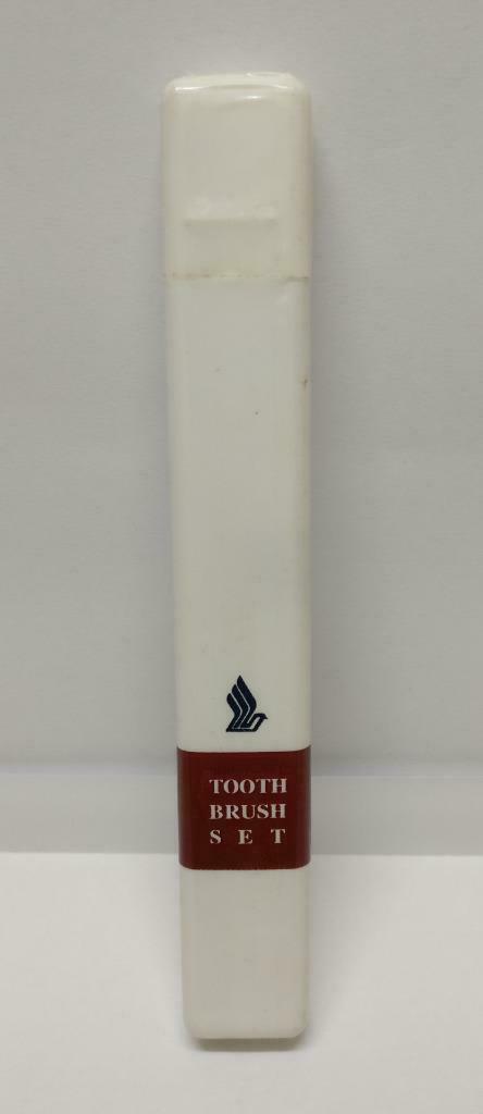Sealed Vintage  SIA Singapore Airlines Toothbrush Set F/S (A2095)