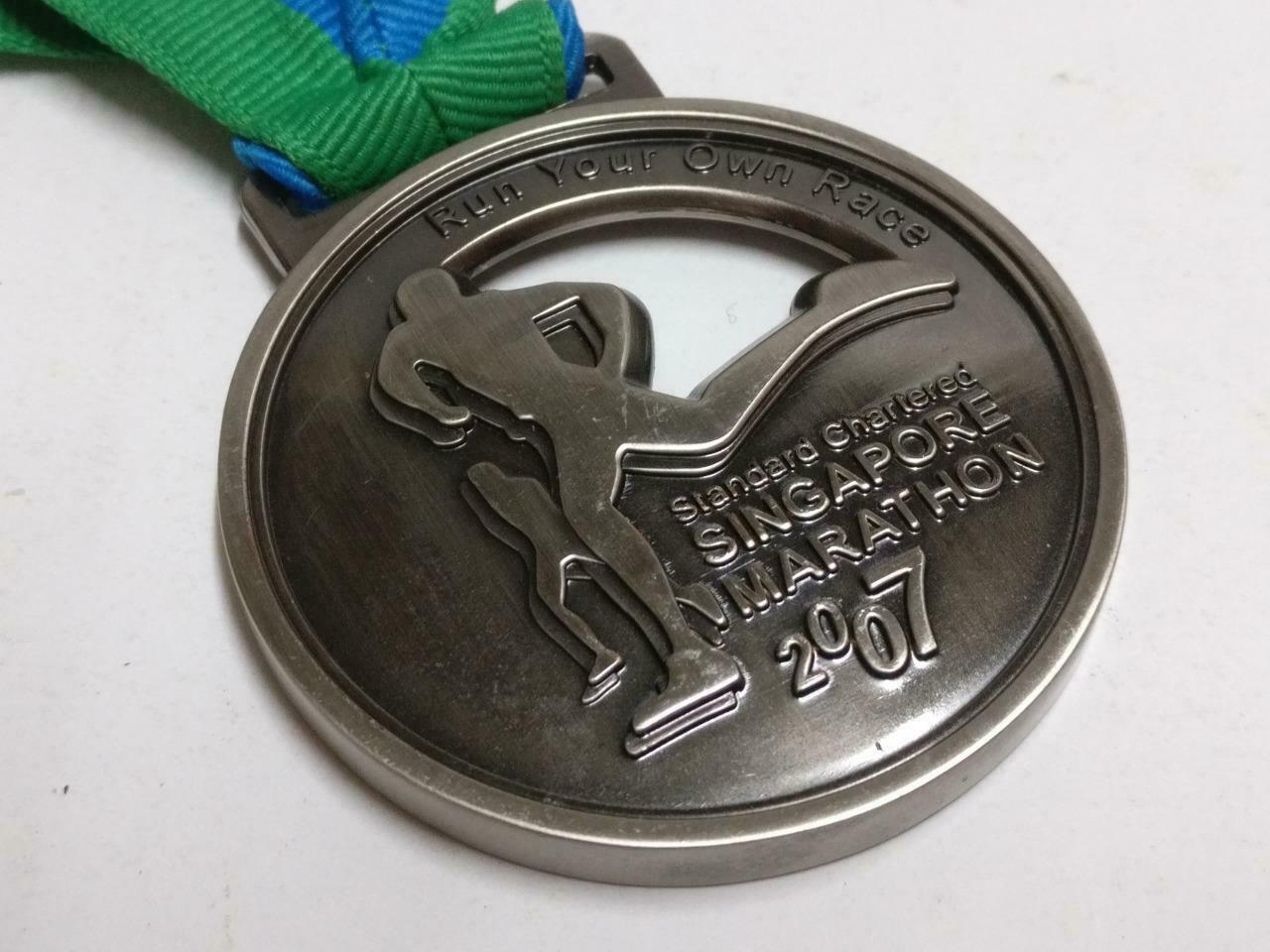 Singapore Standard Chartered Marathon 2007 10KM Running Medal (C082)