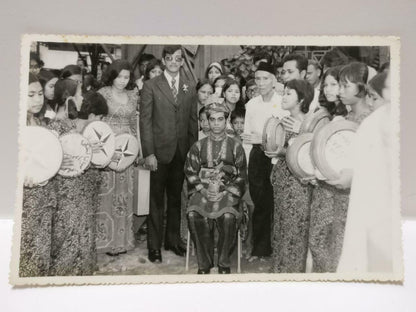 Vintage Singapore Malay Wedding Ceremony Man Ladies Drum Candid B&W Photo (P401)