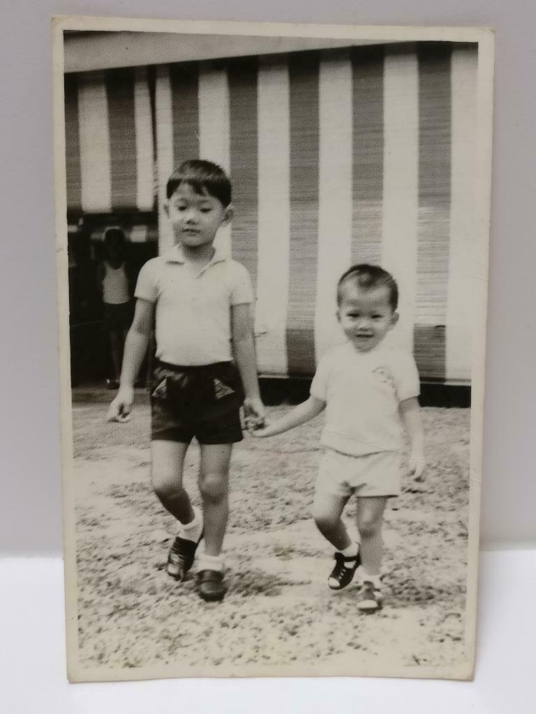 Vintage Asian Chinese Boy Kids Siblings Holding Hands Smiling B&W Photo (P433)