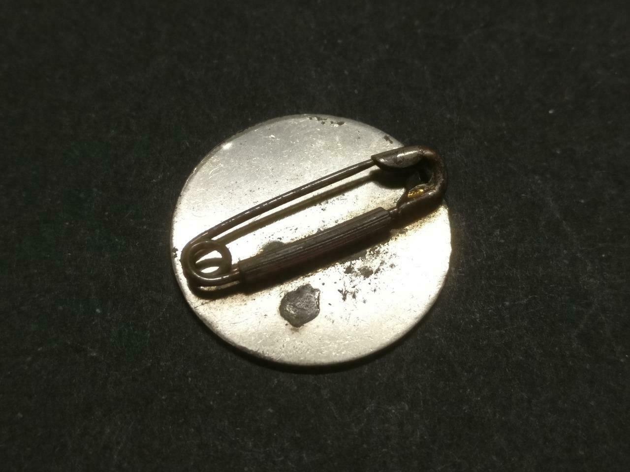 LP888 Vintage Singapore The Asia Insurance Co. Ltd Silver Tone Mini 华侨 Pin Badge B898