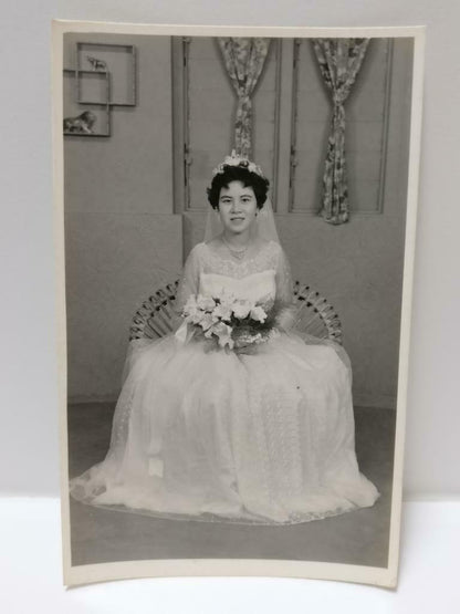 Vtg Asian Chinese Pretty Bride Sitting Bouquet Retro Hair Styles B&W Photo P449