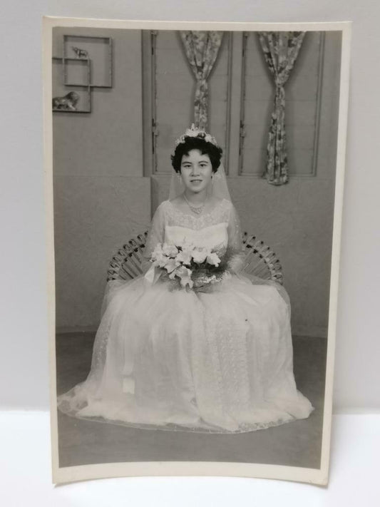 Vtg Asian Chinese Pretty Bride Sitting Bouquet Retro Hair Styles B&W Photo P449