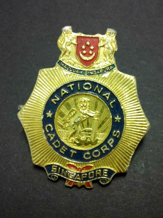 Rare Vintage Singapore National Cadet Corps Gold Tone Pin Badge F/S (B217)