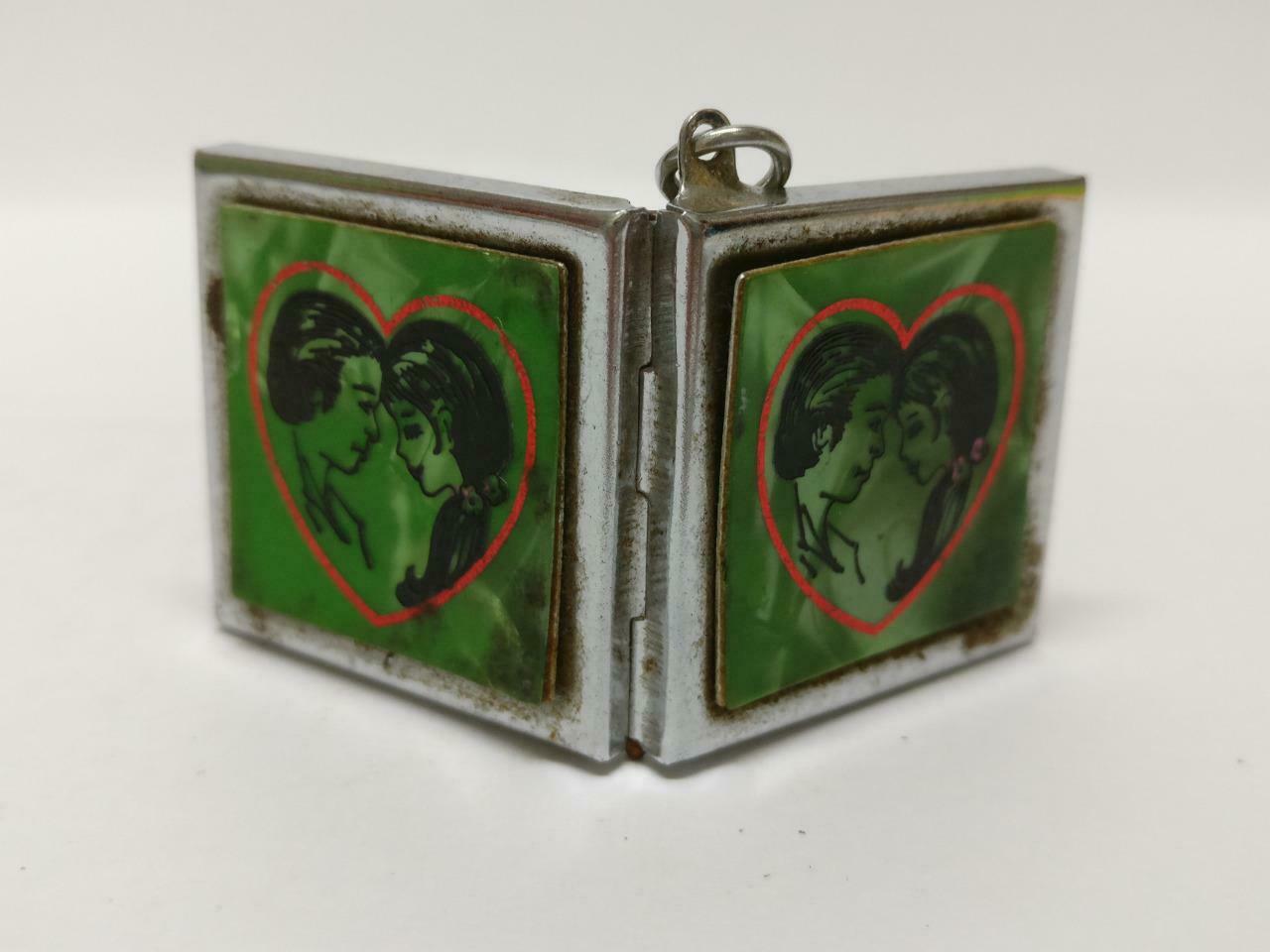 LP888 Rare Vintage Couple Love Heart Photo Locket Metal Keychain Keyring F/S (B689)
