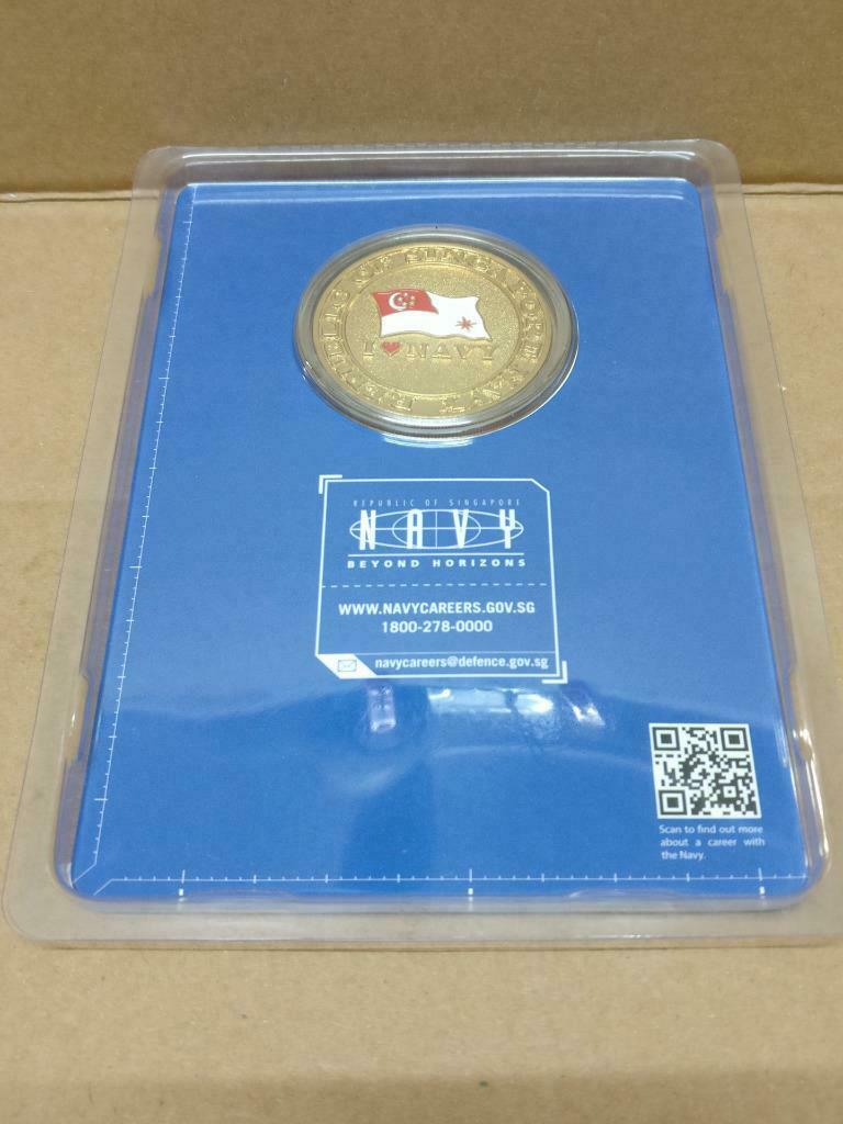 Singapore Navy Military Medical Expert Gold Color Sourvenir Coin W/Case (A1919)