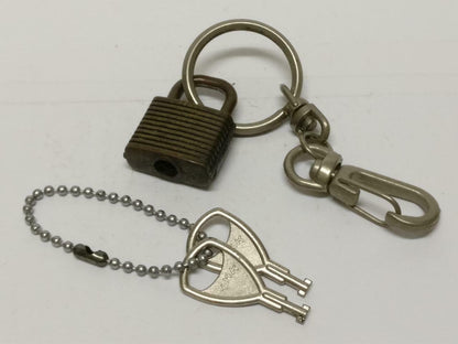 LP888 Rare Vintage Lock & Key Metal Bronze Souvenir Keychain Keyring F/S (B680)*