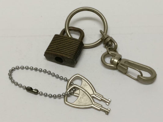 LP888 Rare Vintage Lock & Key Metal Bronze Souvenir Keychain Keyring F/S (B680)*