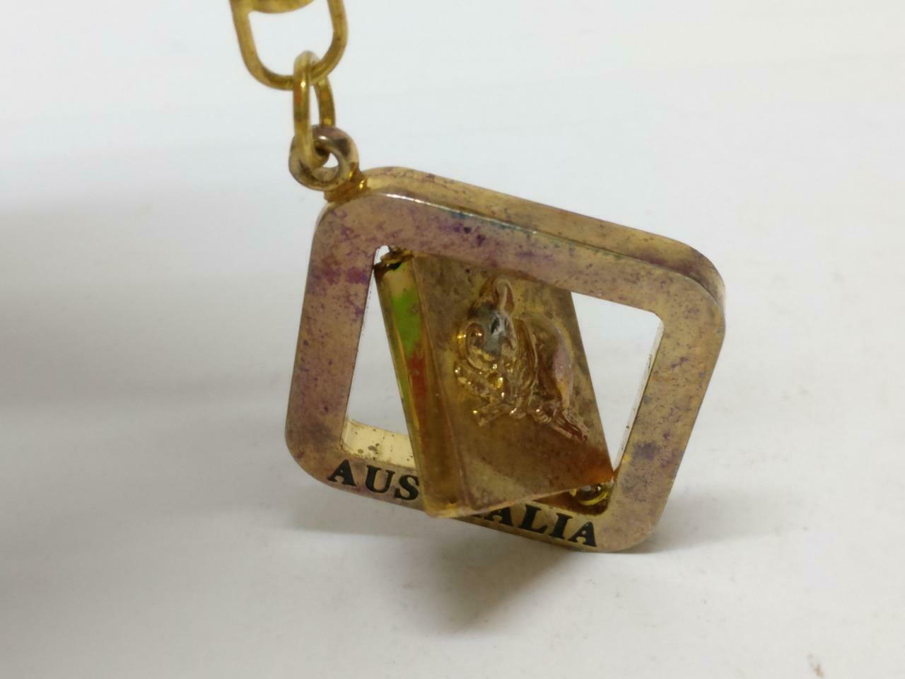 LP888 Vintage Australia Koala Bear Kangaroo Gold Tone Metal Keychain Keyring F/S B788