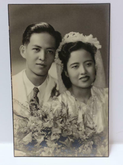 Vintage Asian Chinese Wedding Couple Bouquet Studio Portrait B&W Photo (P344)