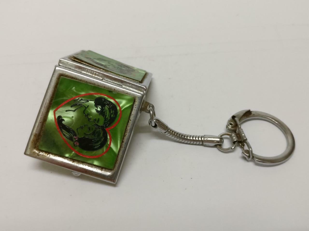 LP888 Rare Vintage Couple Love Heart Photo Locket Metal Keychain Keyring F/S (B689)