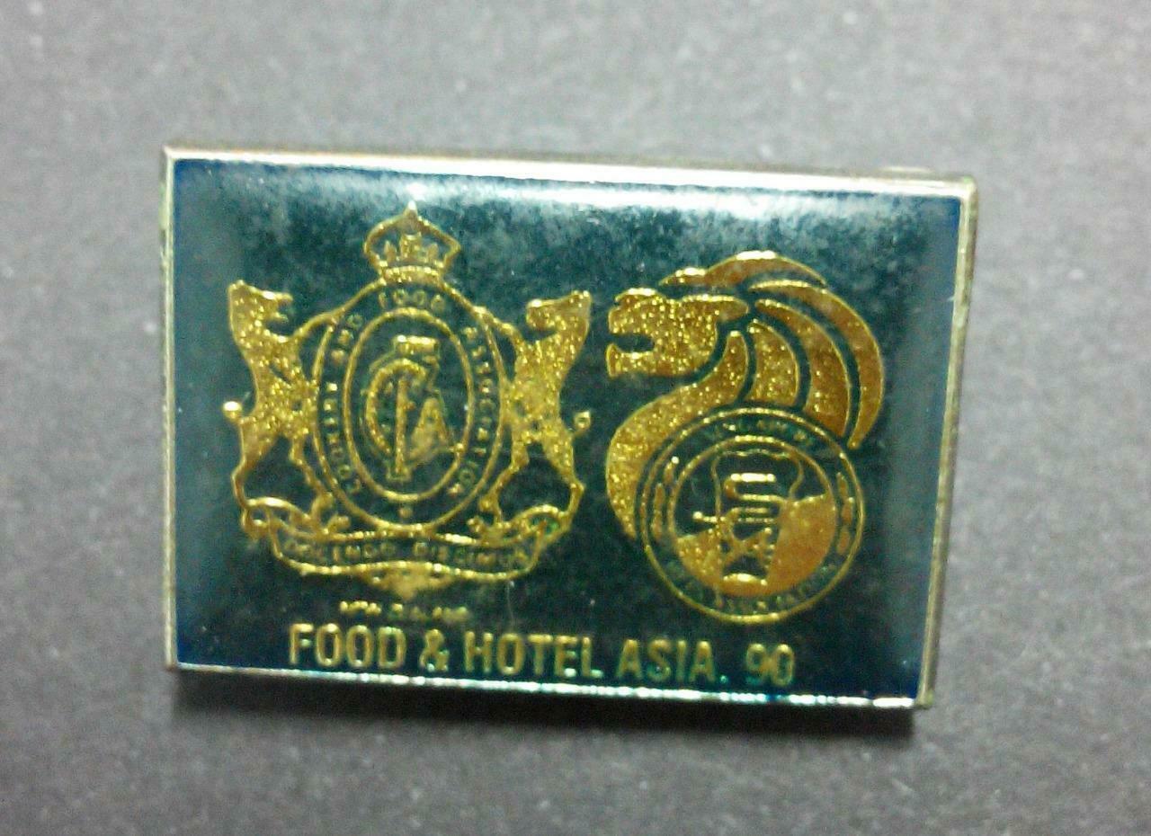 Rare Vintage Singapore Food & Hotel Asia 1990 Pin Badge F/S (B232)