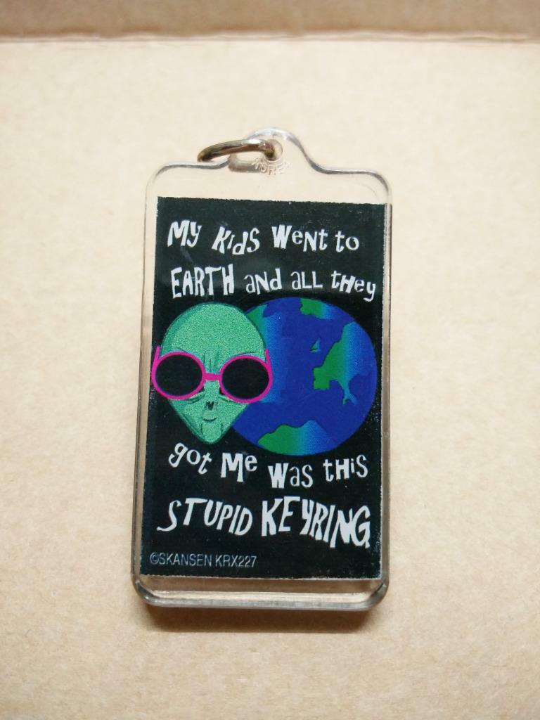 LP888 Green Alien Earth Sunglass Outer Space Extraterrestrial Vintage Keychain (B481)