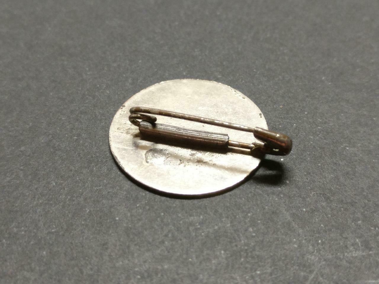 LP888 Vintage Singapore The Asia Insurance Co. Ltd Silver Tone Mini 华侨 Pin Badge B898