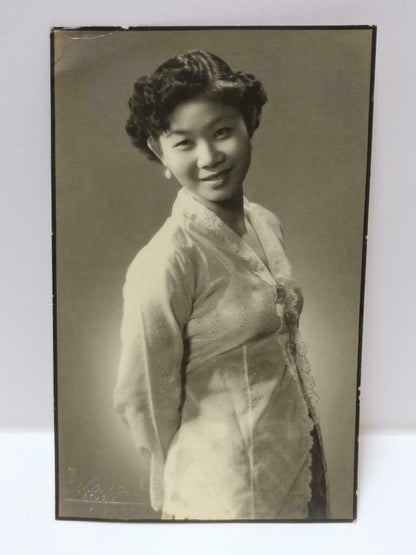 1954 Vintage Asian Chinese Beautiful Lady Peranakan Outfit Studio B&W Photo P416