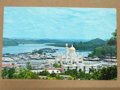 LUCKYPIGEON Brunei Majid Omar Ali Saifuddin Mosque View Building Postcard C1989