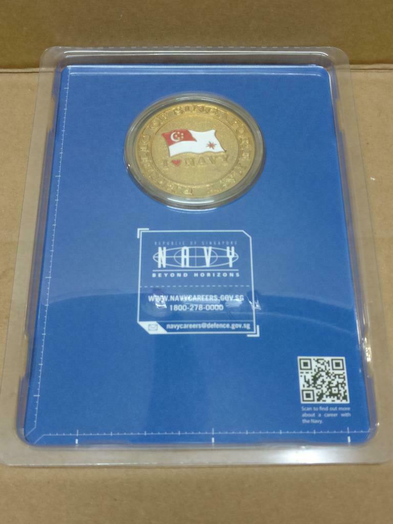 Singapore Navy Tactical Officer Gold Color Sourvenir Coin With Case (A1915)