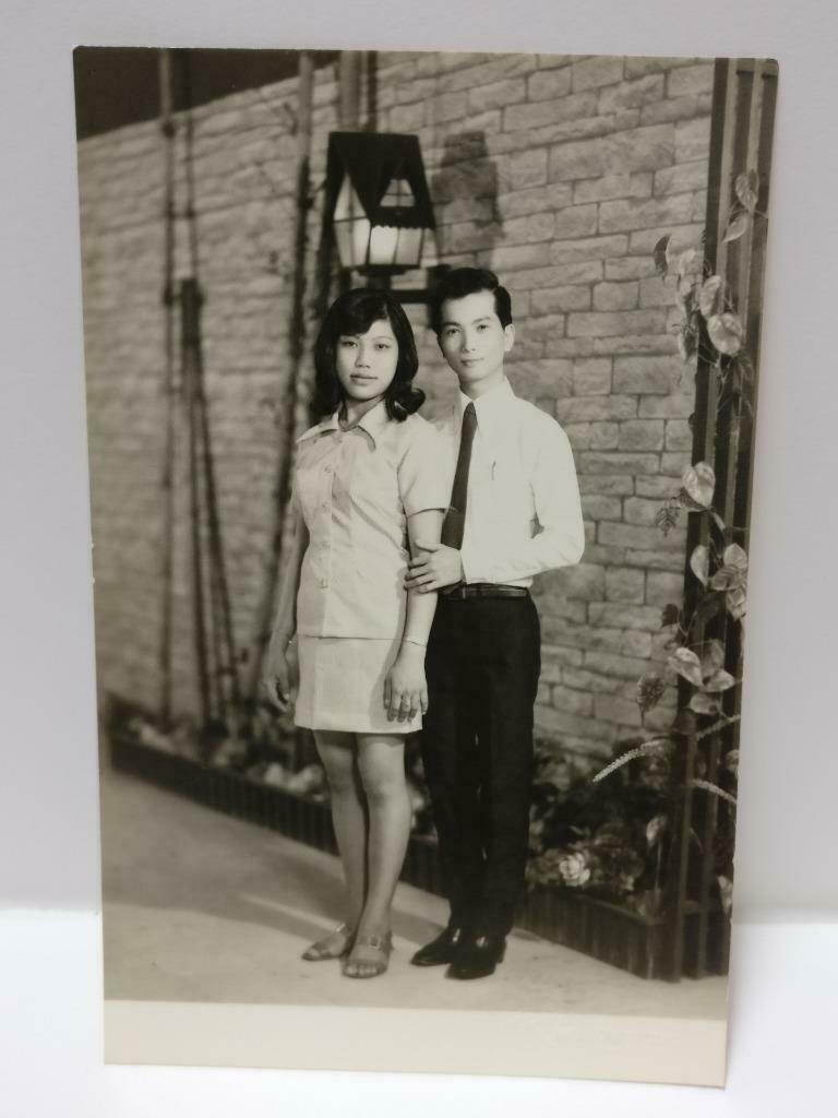 Vintage Asean Chinese Couple Unique Background Wall Portrait B&W Photo (P464)