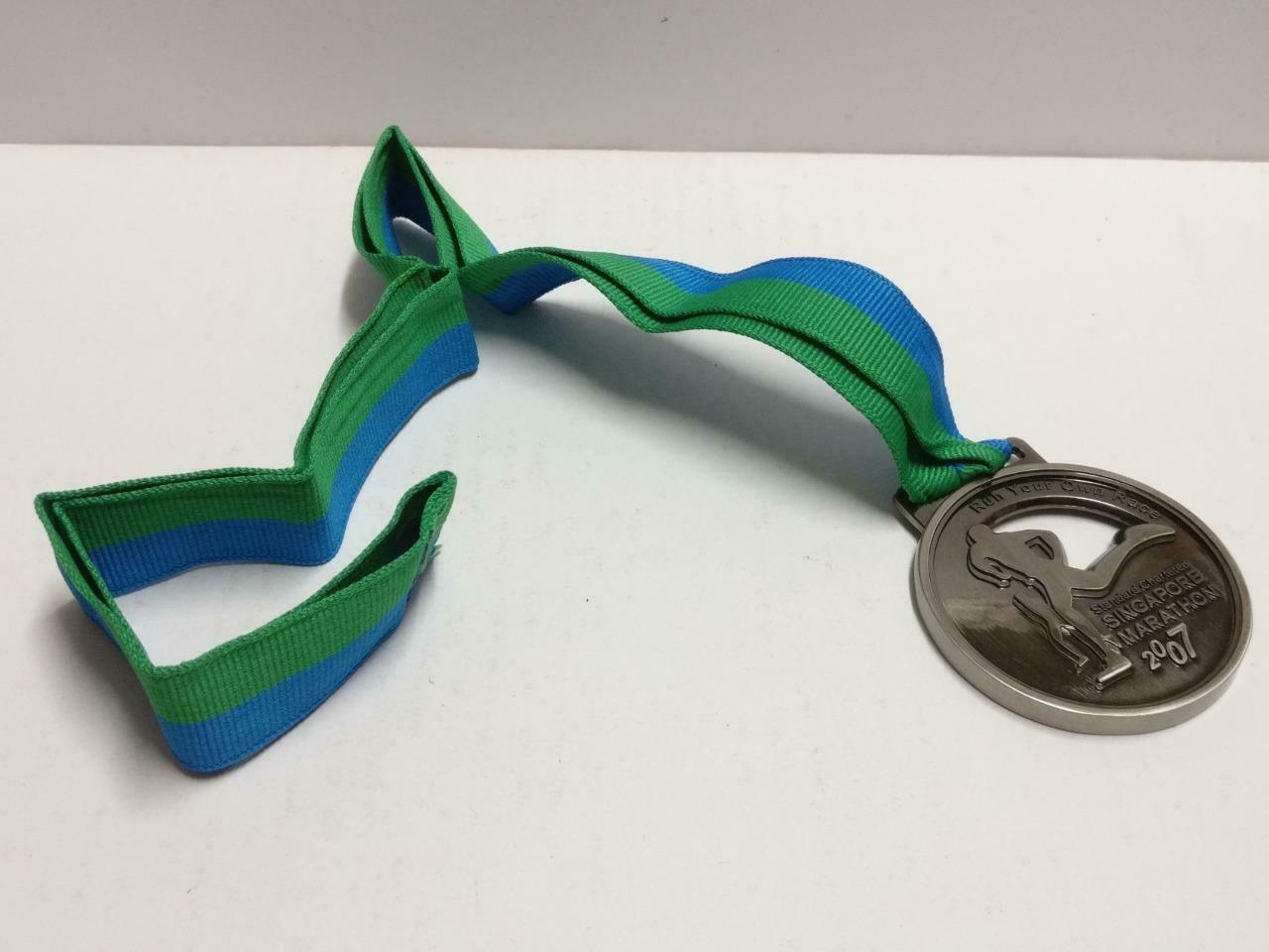 Singapore Standard Chartered Half Marathon 2007 21.1KM Running Medal (C085)