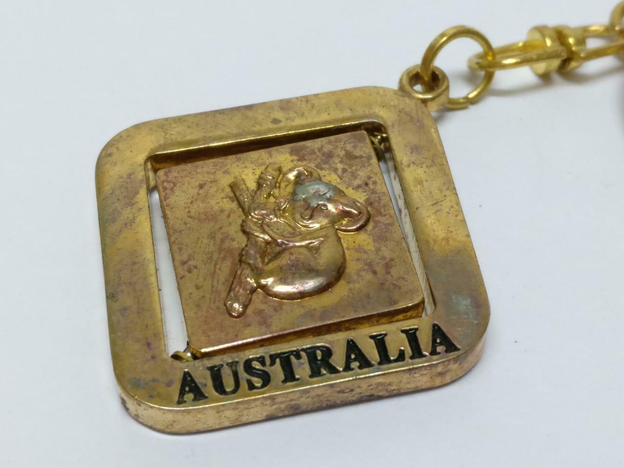 LP888 Vintage Australia Koala Bear Kangaroo Gold Tone Metal Keychain Keyring F/S B788