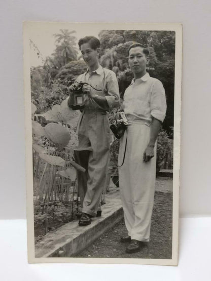 1950 Vintage Overseas Chinese Man Camera Take Photo On Garden Plants B&W  (P471)