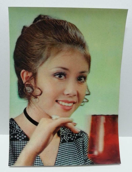 Beautiful Pretty Lady Winking 3D Lenticular Postcard (AC049)