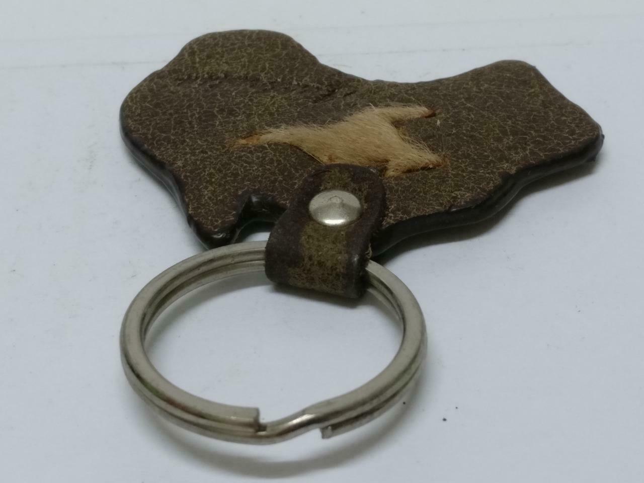 Vintage Australia Kangaroo Fur Souvenir Brown Tone Keychain Keyring F/S (B685)