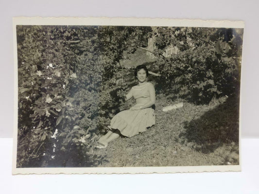 1960s Vintage Overseas Chinese Lady In Dress Sitting At Garden B&W Postcard P532