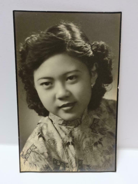 1950 Vtg Asian Chinese Lady In Cheongsam Retro Hair Styles Studio B&W Photo P313