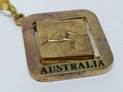 LP888 Vintage Australia Koala Bear Kangaroo Gold Tone Metal Keychain Keyring F/S B788