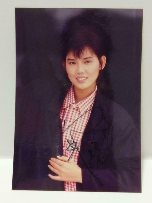 Vintage  Singapore Actress 曾慧芬 Zeng Hui Fen Signed Autograph Photo F/S (P024)