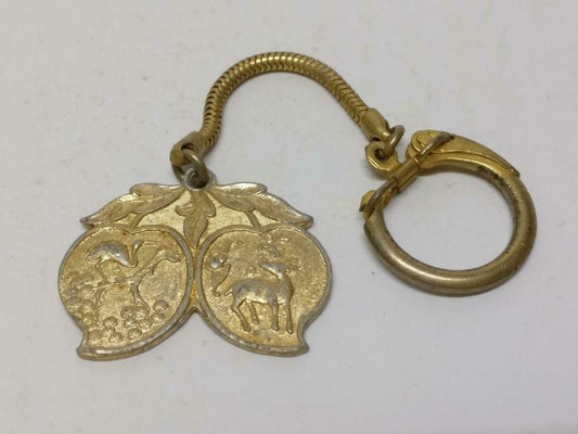 LP888 Vintage 1938 Peaches Chinese Blessing Gold Tone Metal Keyring Keychain F/S B792
