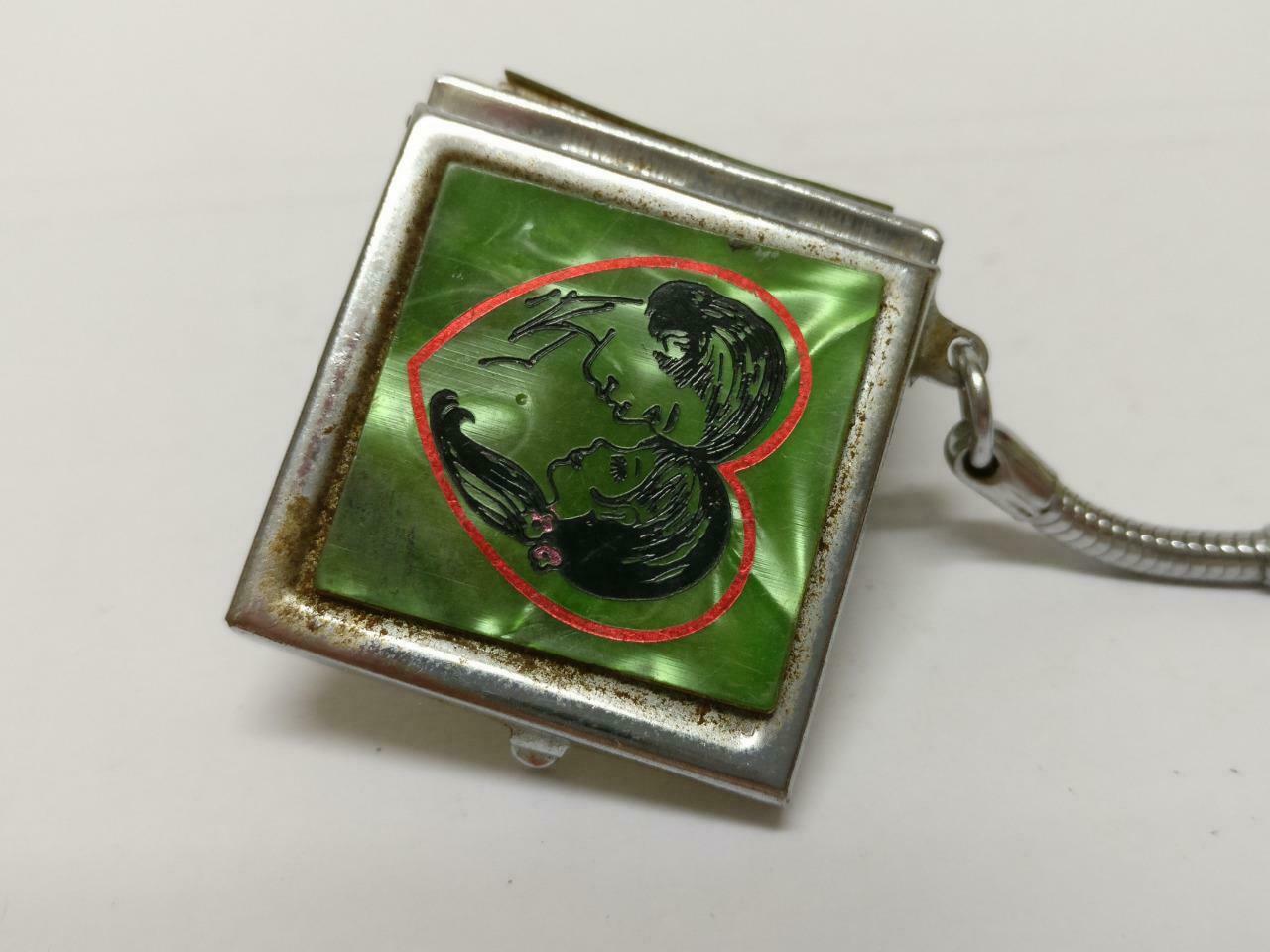 LP888 Rare Vintage Couple Love Heart Photo Locket Metal Keychain Keyring F/S (B689)