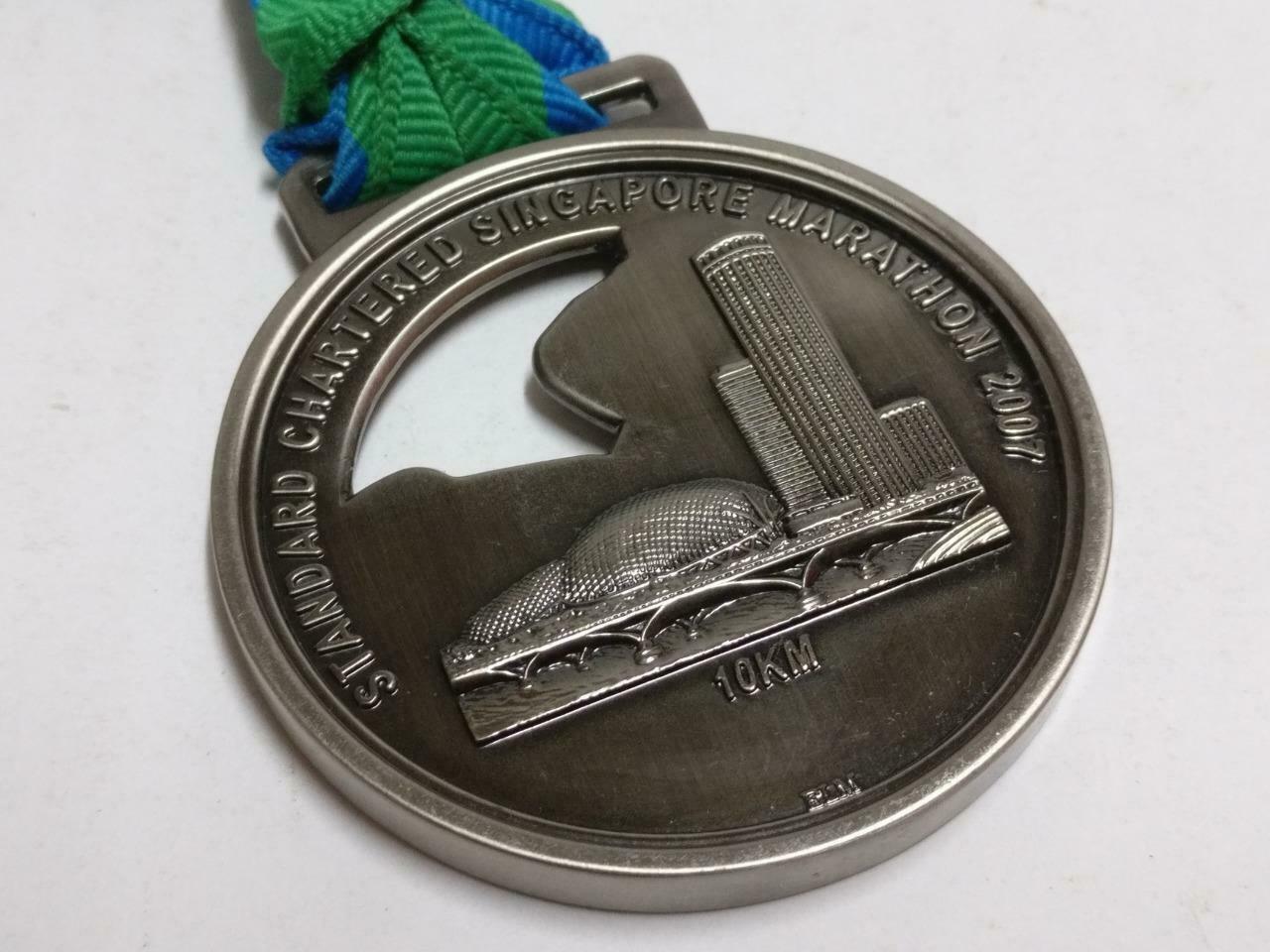 Singapore Standard Chartered Marathon 2007 10KM Running Medal (C082)