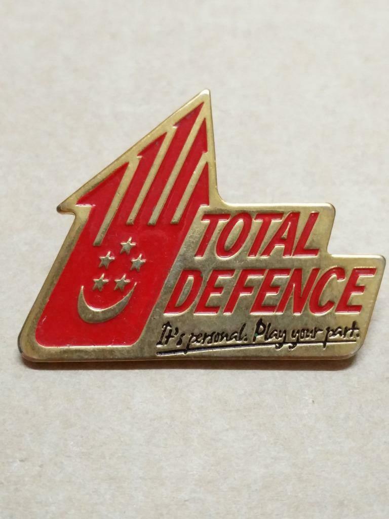 Vintage Singapore Total Defence 1st First Issue Pin Badge (B552)