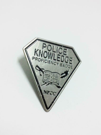 Rare Vintage Singapore NPCC Police Knowledge Proficiency Pin Badge F/S (B335)