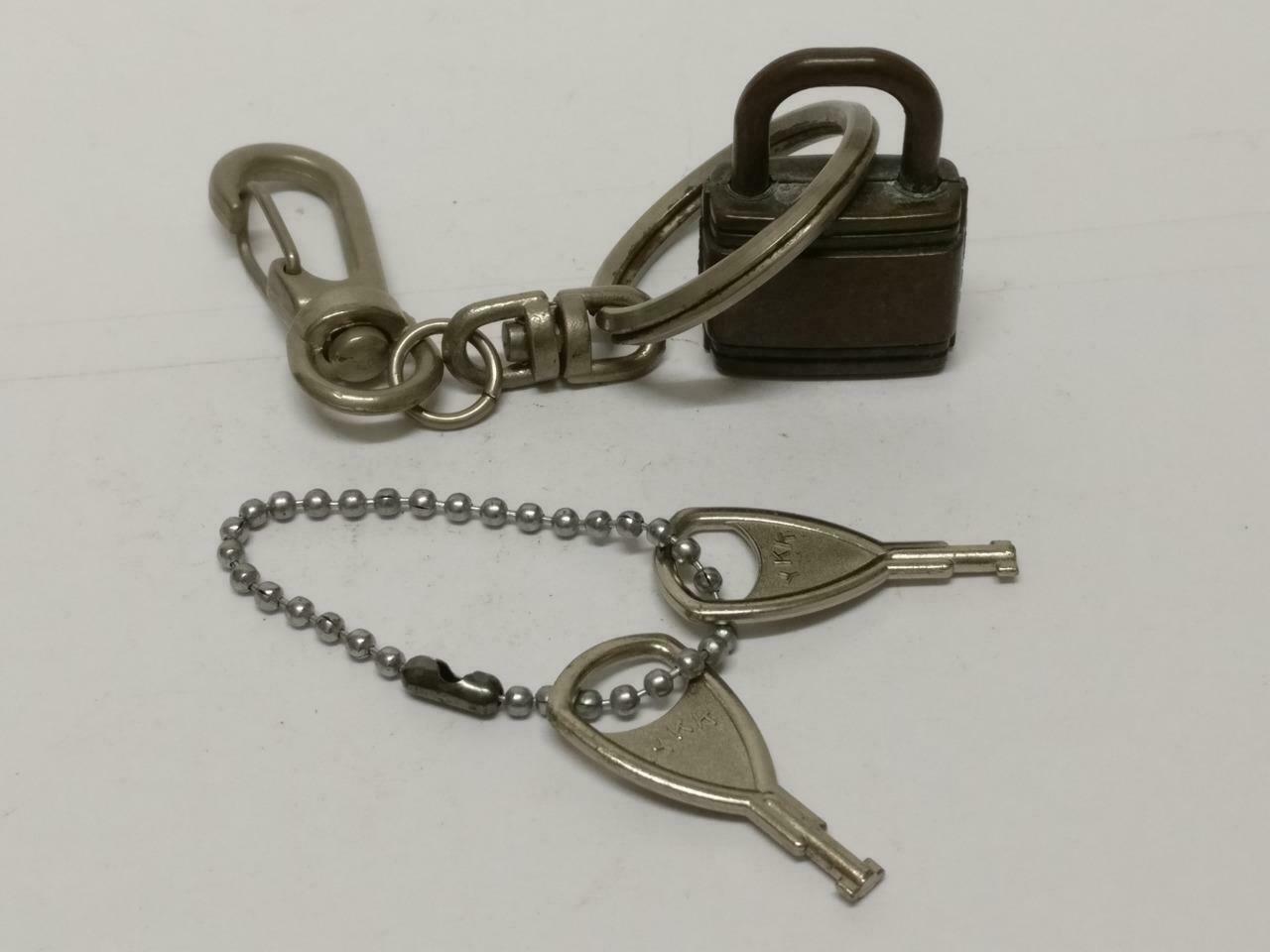 LP888 Rare Vintage Lock & Key Metal Bronze Souvenir Keychain Keyring F/S (B680)*