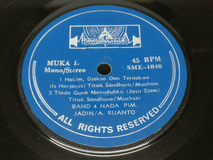 Indonesia Malay Titiek Sandhora & Muchsin & Band 4 Nada 45 RPM EP 7" (EP372)
