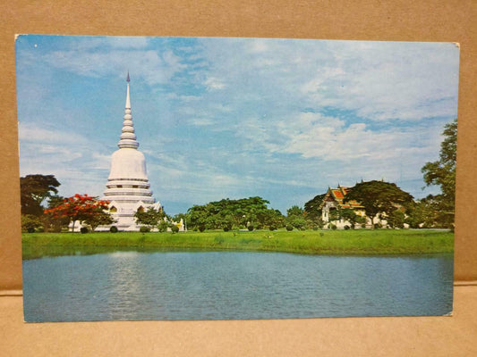 LUCKYPIGEON Wad Phra Srimahathart Bangkok Thailand Postcard (C1844)