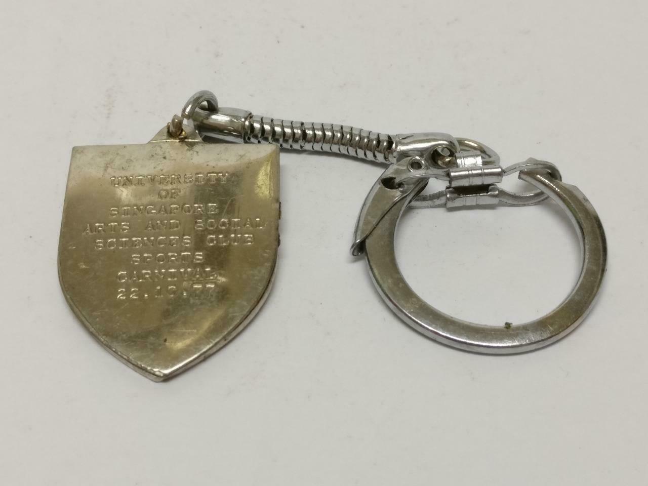 LP888 Rare 1977 University Of Singapore Sports Metal Lion Keychain Keyring F/S (B666)