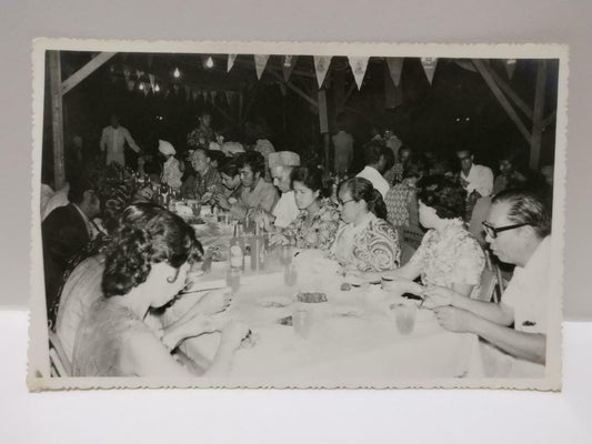 Asian Chinese Special Occasion Event Banquet Food People Candid B&W Photo (P398)