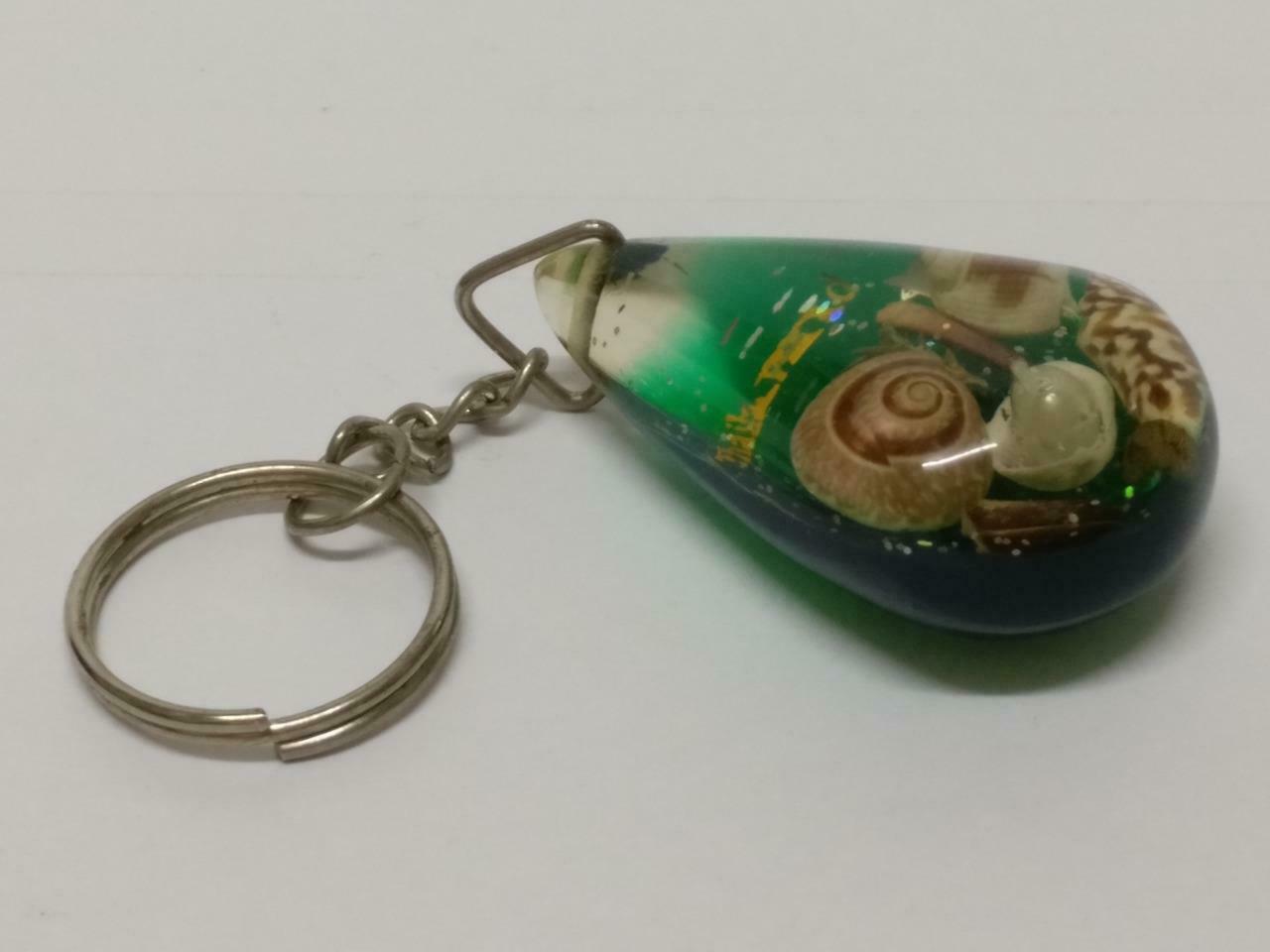 LP888 Rare Vintage Thailand Seashell Art Deco Acrylic Souvenir Keychain Keyring (B742)