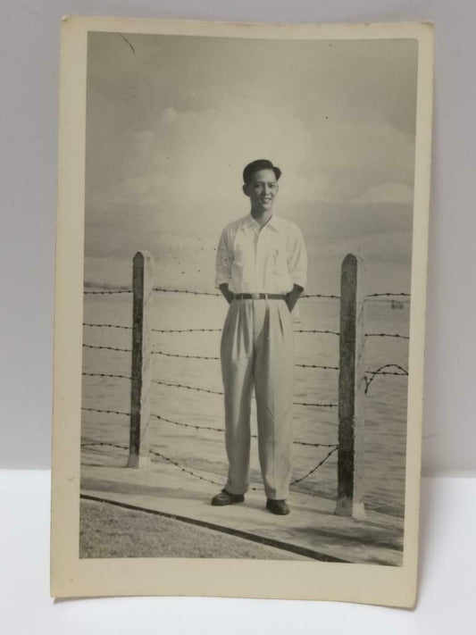 1950 Vtg Chinese Man Standing By The Seaside Fence Outdoor Retro B&W Photo P466
