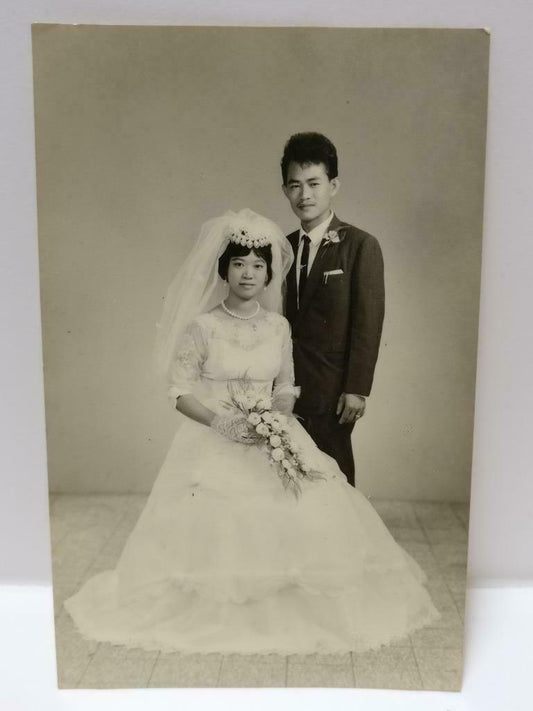 Vintage Asian Chinese Couple Bride & Groom Bouquet In Hand Studio B&W Photo P454