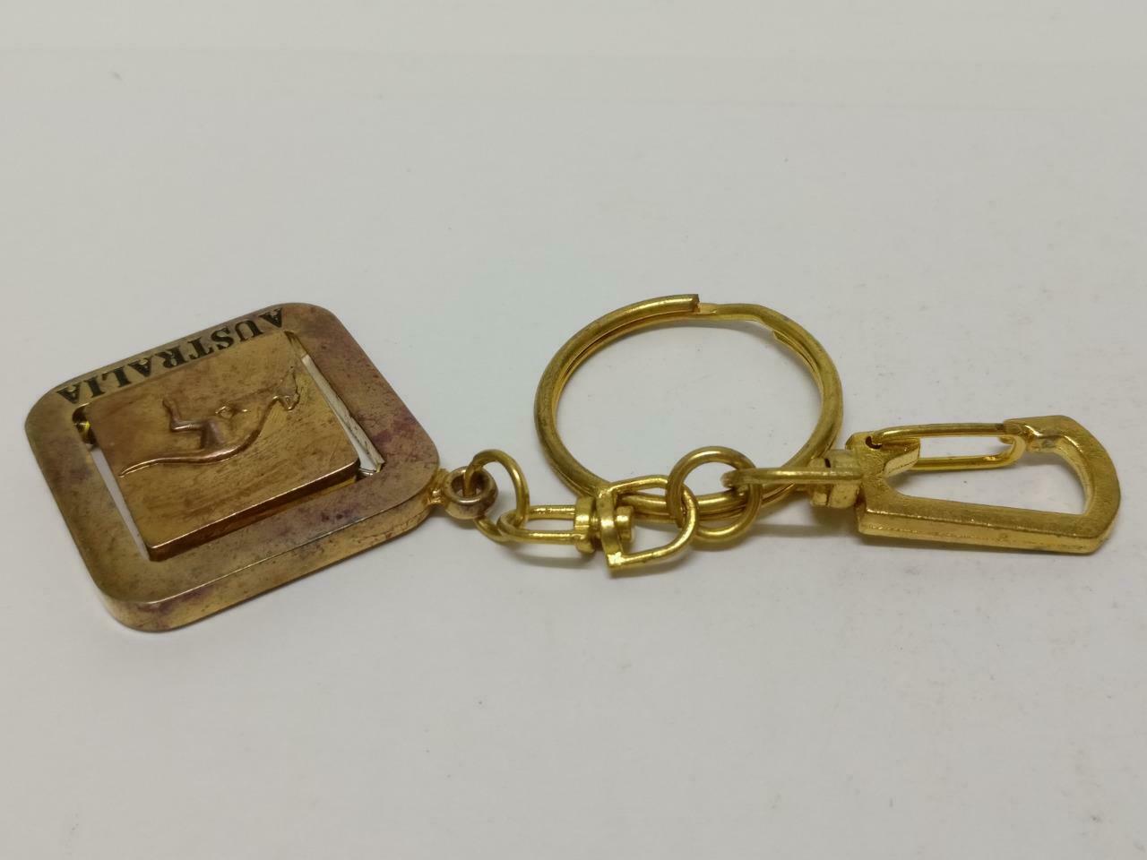 LP888 Vintage Australia Koala Bear Kangaroo Gold Tone Metal Keychain Keyring F/S B788