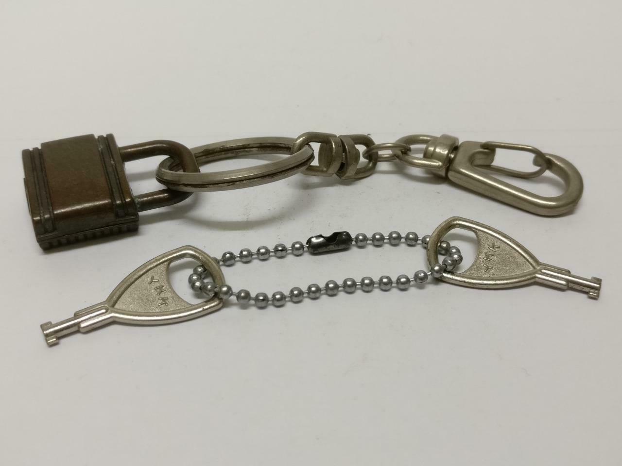 LP888 Rare Vintage Lock & Key Metal Bronze Souvenir Keychain Keyring F/S (B680)*