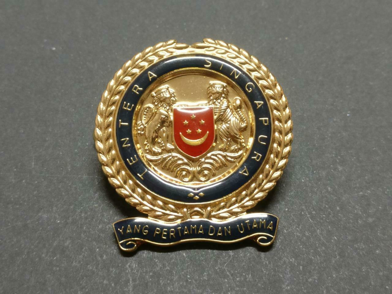LKP99 Vintage Singapore Military Army Forces SAF Gold Tone Pin Badge F/S Lion B844