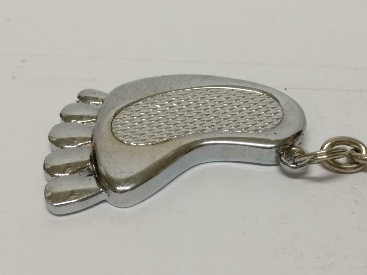 LP888 Vintage Mini Foot Footprint Silver Tone Metal Case Keychain Keyring F/S (B724)
