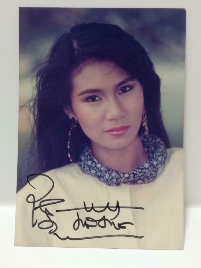 Vintage Singapore Actress Model Signed Autograph Photo F/S (P019)